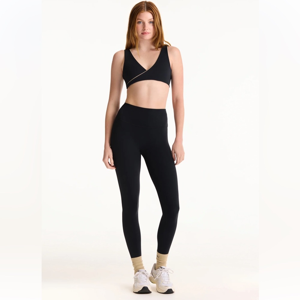 NWT SET ACTIVE WOMENS AIRLUXE BREATHE WRAP SPORTS BRA, SIZE LARGE, BLACK/ BEIGE